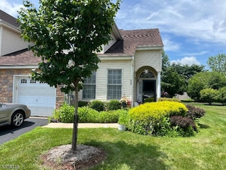 99 Saratoga Ct, Somerset, NJ 08873