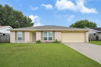 9804 Thrush St, La Porte, TX 77571