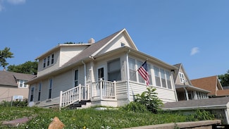 3322 S 20th St, Omaha, NE 68108