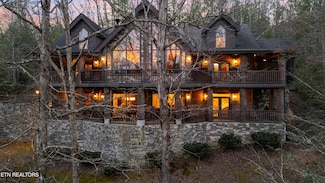 2670 Cedar Falls Way, Sevierville, TN 37862