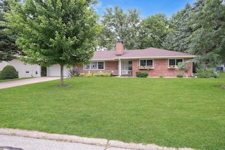 1136 Ridgemont Rd, Waterloo, IA 50701