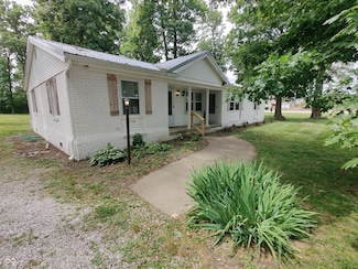 9 E Rafferty Rd, Shelbyville, IN 46176