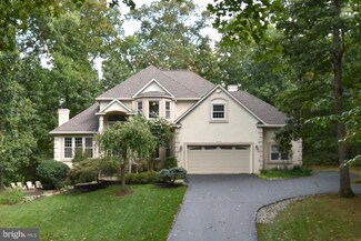 127 Lake Dr, Sterling, VA 20164