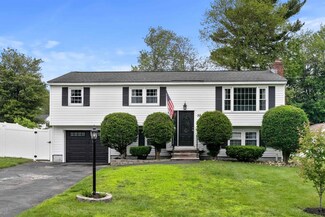 32 Ashwood Ave, Salem, NH 03079