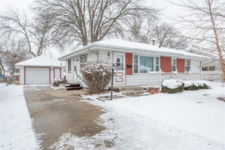 1916 E 28th St, Des Moines, IA 50317