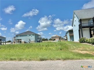 58 Kingfisher St, Port O'Connor, TX 77982