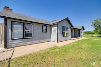 9906 Fuchs Rd, Miles, TX 76861
