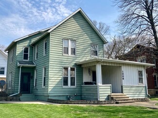 1008 W 3rd St, Sterling, IL 61081