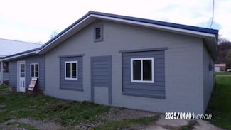 65972 Ohio 124, Reedsville, OH 45772