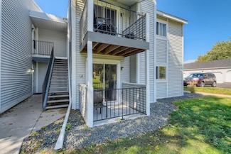 1713 Fulham St Unit F, Lauderdale, MN 55113