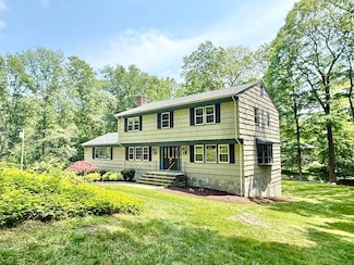 51 Boulder Brook Dr, Stamford, CT 06903