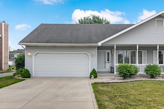 205 Plum Creek Dr, Schererville, IN 46375