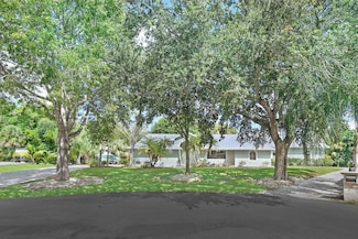 1225 SW Magnolia Bluff Dr, Palm City, FL 34990