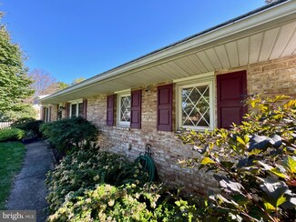 43 Oakwood Ave, Mechanicsburg, PA 17055