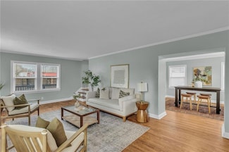 936 E Gregory Blvd, Kansas City, MO 64131