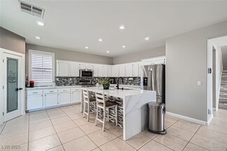 5599 Valley Mill St, Las Vegas, NV 89148