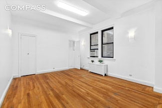 321 E 54th St Unit 1D, New York, NY 10022