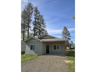 707 Couch Ave, Wallowa, OR 97885