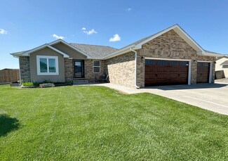 2218 S View Dr, Hays, KS 67601