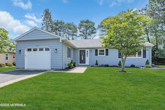 18 Olstins Ct, Toms River, NJ 08757