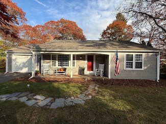 560 W Yarmouth Rd, West Yarmouth, MA 02673