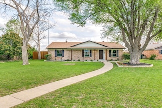 121 Vanderbilt Ln, Waxahachie, TX 75165