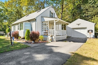 677 Water St, Belvidere, NJ 07823