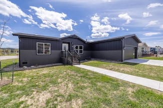 1818 Wood Lily Ln, Custer, SD 57730