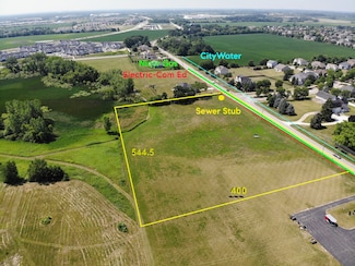 921 N Deerpath Rd, North Aurora, IL 60542