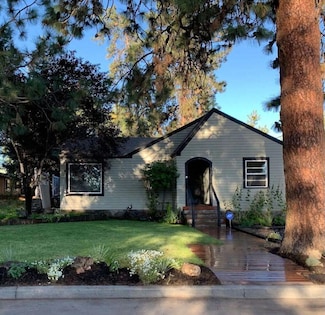 135 SE 4th St, Bend, OR 97702
