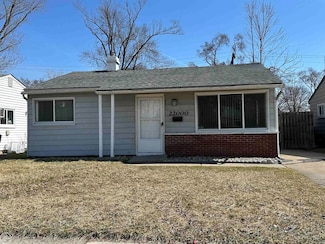 22000 Blackstone St, Oak Park, MI 48237