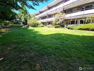 7924 212th St SW Unit 104, Edmonds, WA 98026