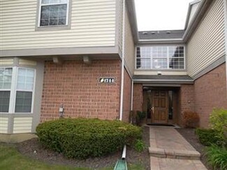 1744 Eastwood Ct Unit 87, Schaumburg, IL 60195