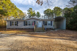 123 Sherry St, Sneads Ferry, NC 28460