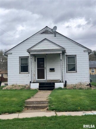2656 Redwood Ave, Davenport, IA 52802