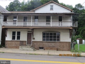 3 N Tulpehocken St, Pine Grove, PA 17963