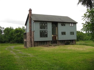 111 Euclid Ave, Callery, PA 16024