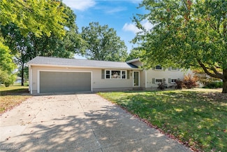 9933 Cynthia Dr, Twinsburg, OH 44087