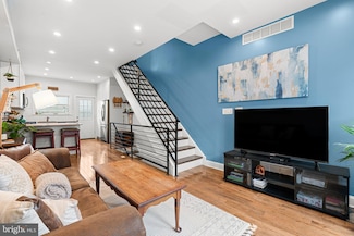 2117 Latona St, Philadelphia, PA 19146