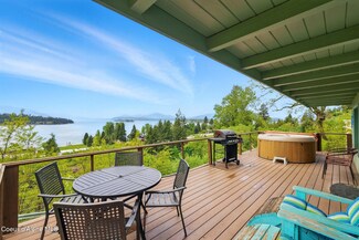 521 Aspen Ln, Hope, ID 83836