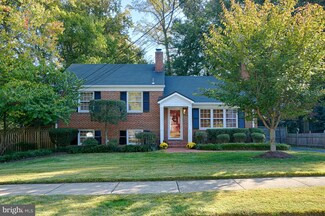 5402 Easton Dr, Springfield, VA 22151