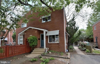 113 E Taylor Run Pkwy, Alexandria, VA 22314