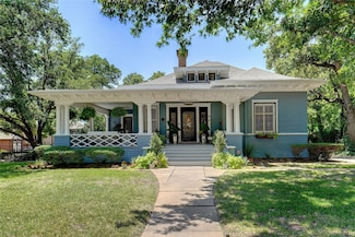 705 W Oak St, Denton, TX 76201