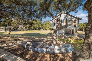 693 Riviera Dr, Canyon Lake, TX 78133