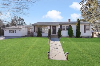 30 S Bennett Dr, Johnston, RI 02919