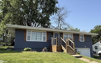 911 Broadway St, Audubon, IA 50025