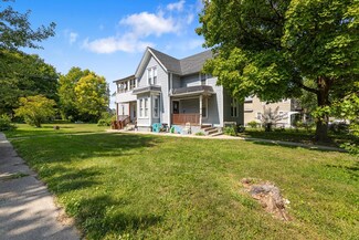 827 Ferguson St, Rockford, IL 61102