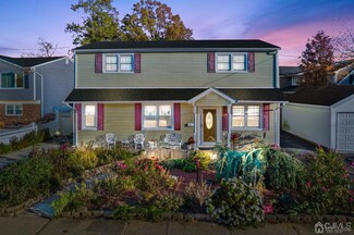 2 Mohawk Ave, Middlesex, NJ 08846