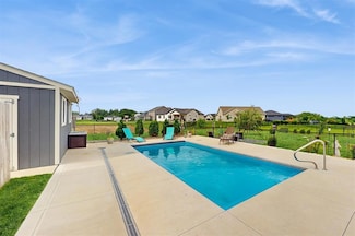 469 SE Hollow Ct, West Des Moines, IA 50265