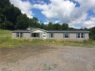 149 Coal Ln, Northern Cambria, PA 15714